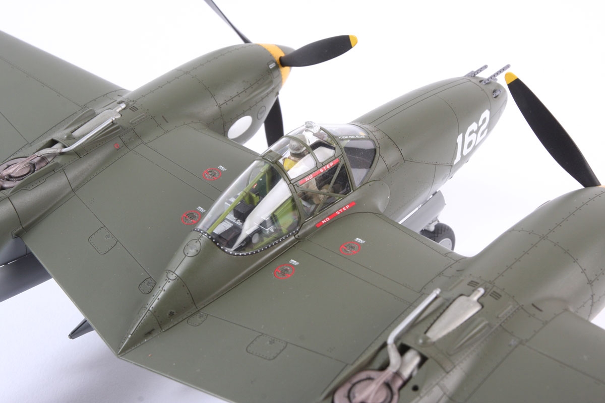 Tamiya 61120 1/48 P-38F Lightning Build Review