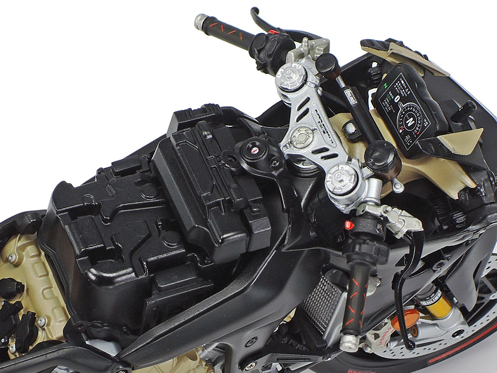 Full official photos and details of Tamiya 14140 1/12 Ducati Super 