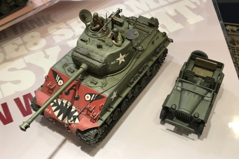 TAMIYA 1:35 US Medium Tank M4A3E8 Sherman Easy Eight Plastic Model Kit 35346 EUR 22,04 - DE