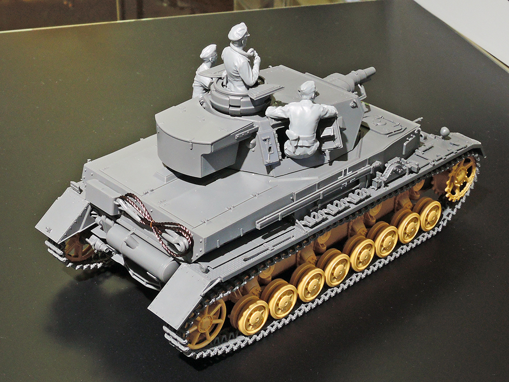 Tamiya-35374-German-Tank-Panzerkampfwage