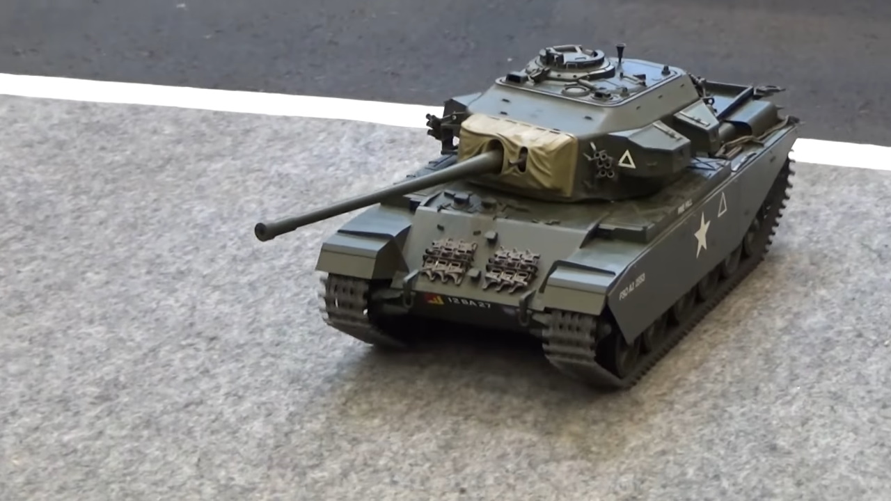 Demonstration video of Tamiya 1/16 RC British Battle Tank
